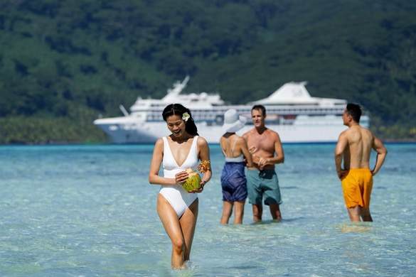 Paul Gauguin Cruises MotuMahana Lifestyle ©Paul Gauguin Cruises 1.jpg
